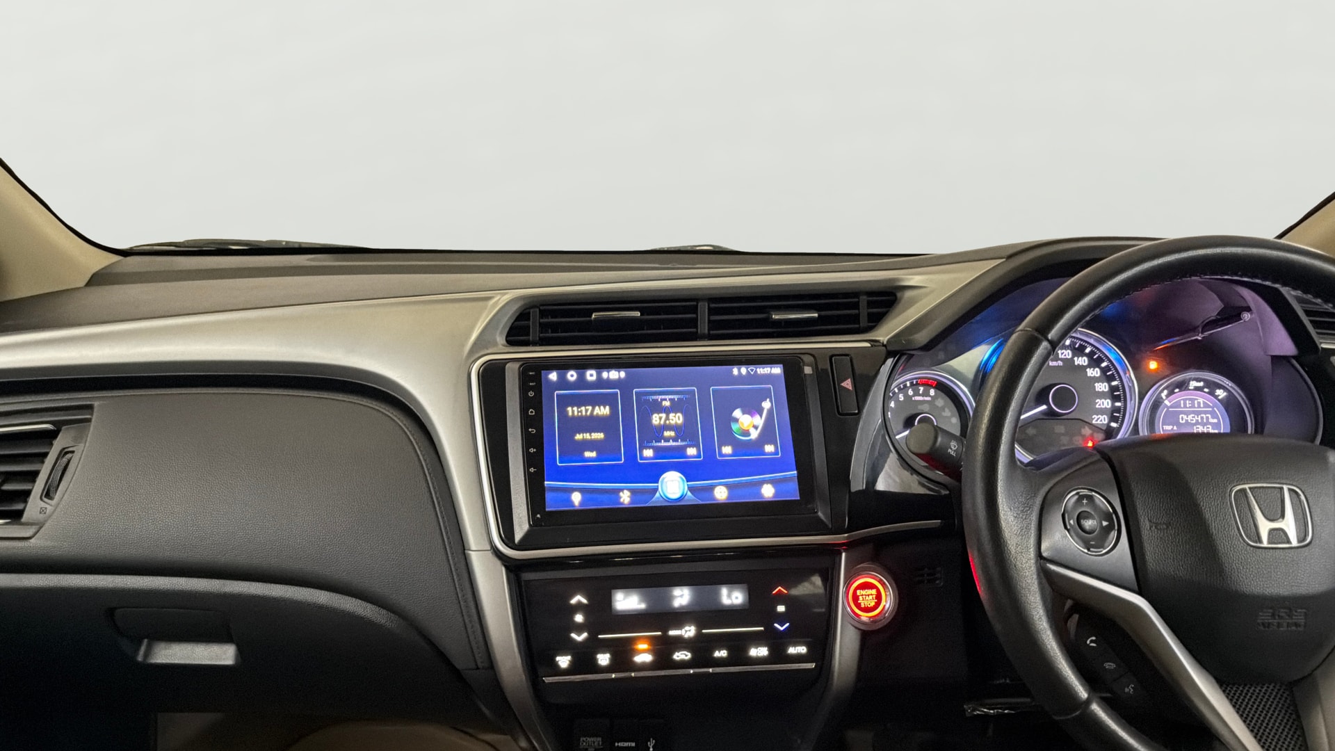 View 2017 Honda City ZX MT Diesel Anniversary Edition Image 18 Used 2017 Honda City ZX MT Diesel Anniversary Edition Image 18