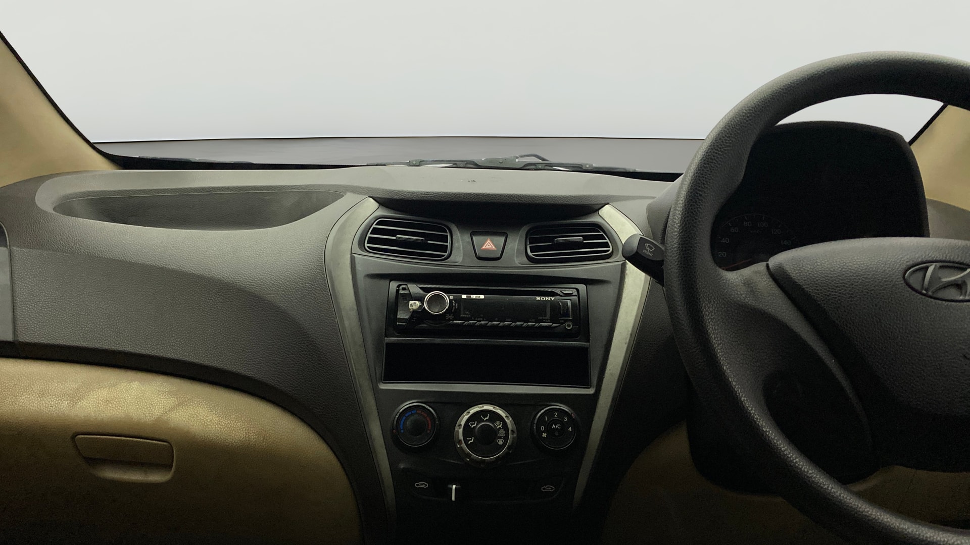 View 2014 Hyundai EON Era Plus Image 30 Used 2014 Hyundai EON Era Plus Image 30