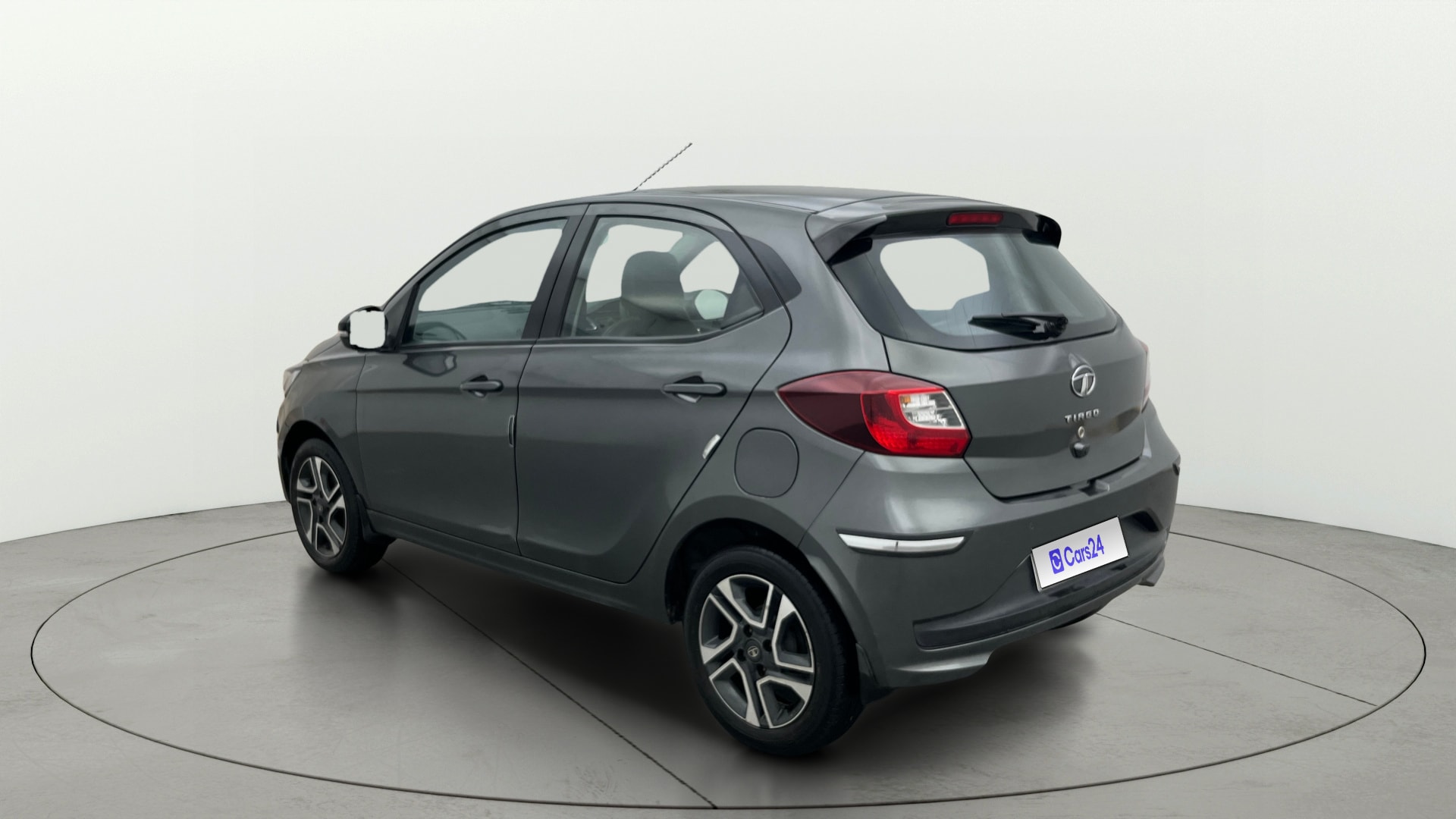 View 2020 Tata Tiago Revotorq XB Image 2 Used 2020 Tata Tiago Revotorq XB Image 2