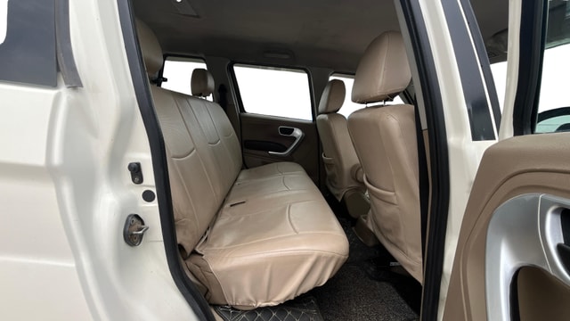 View Mahindra TUV300 Image 30 Used Mahindra TUV300 Image 30