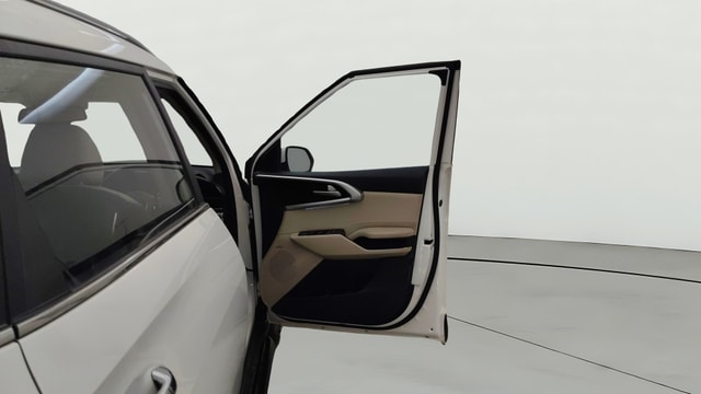 View Kia Carens Image 49 Used Kia Carens Image 49