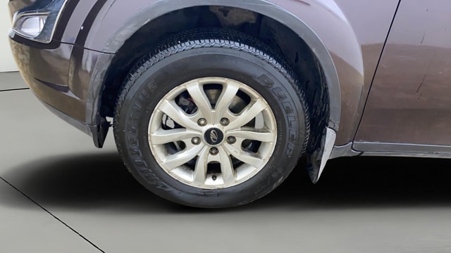 View Mahindra XUV500 Image 36 Used Mahindra XUV500 Image 36