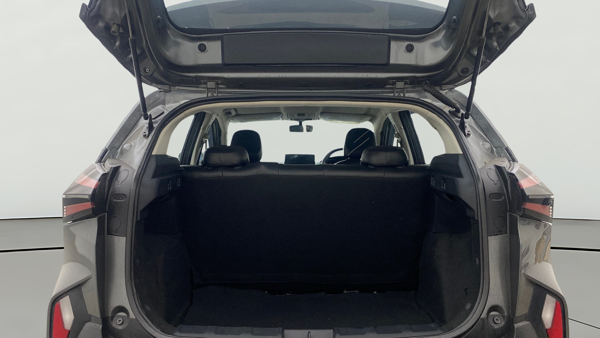 View 2024 Tata Nexon Revotron XE Image 37 Used 2024 Tata Nexon Revotron XE Image 37