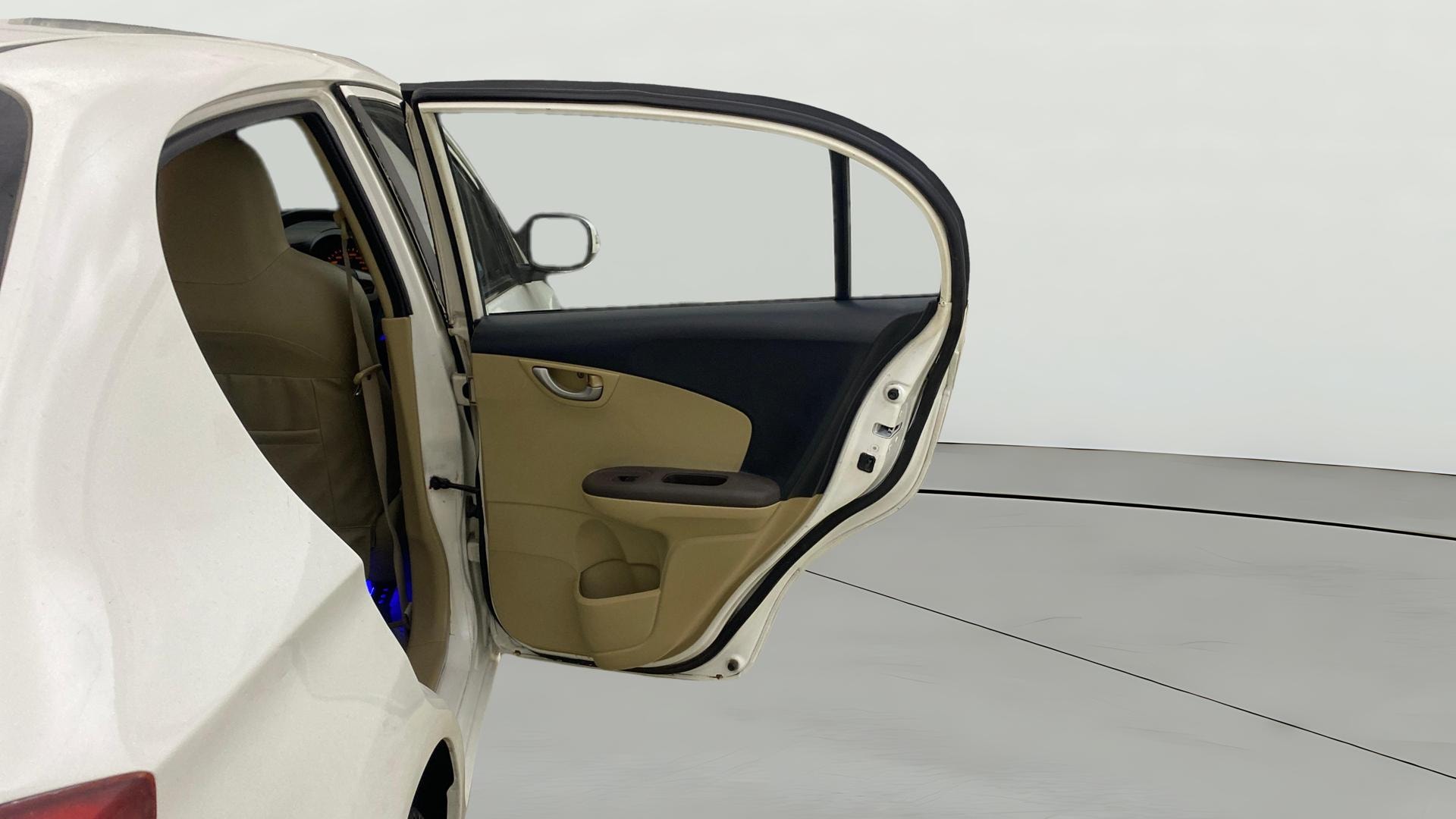 View 2013 Honda Amaze E MT Petrol BS IV Image 7 Used 2013 Honda Amaze E MT Petrol BS IV Image 7