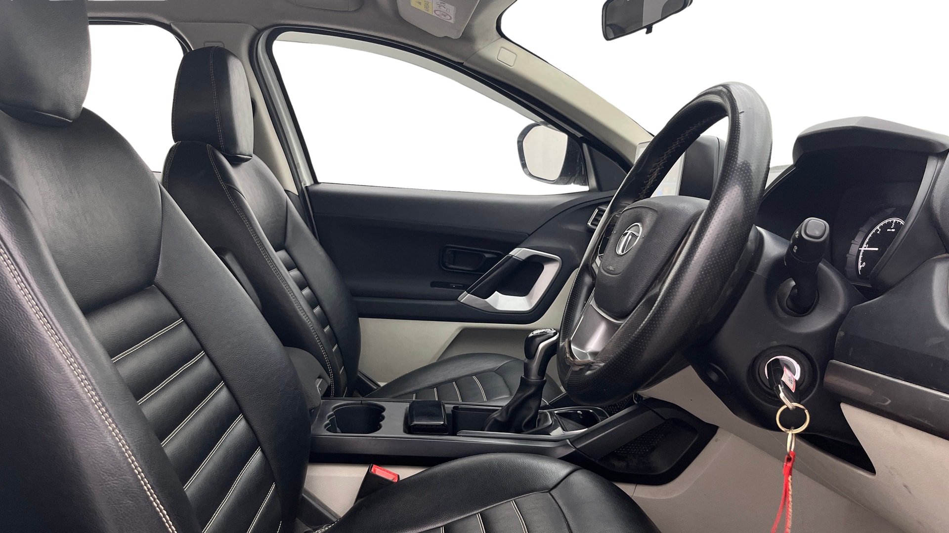 View 2021 Tata Safari XMA Image 27 Used 2021 Tata Safari XMA Image 27