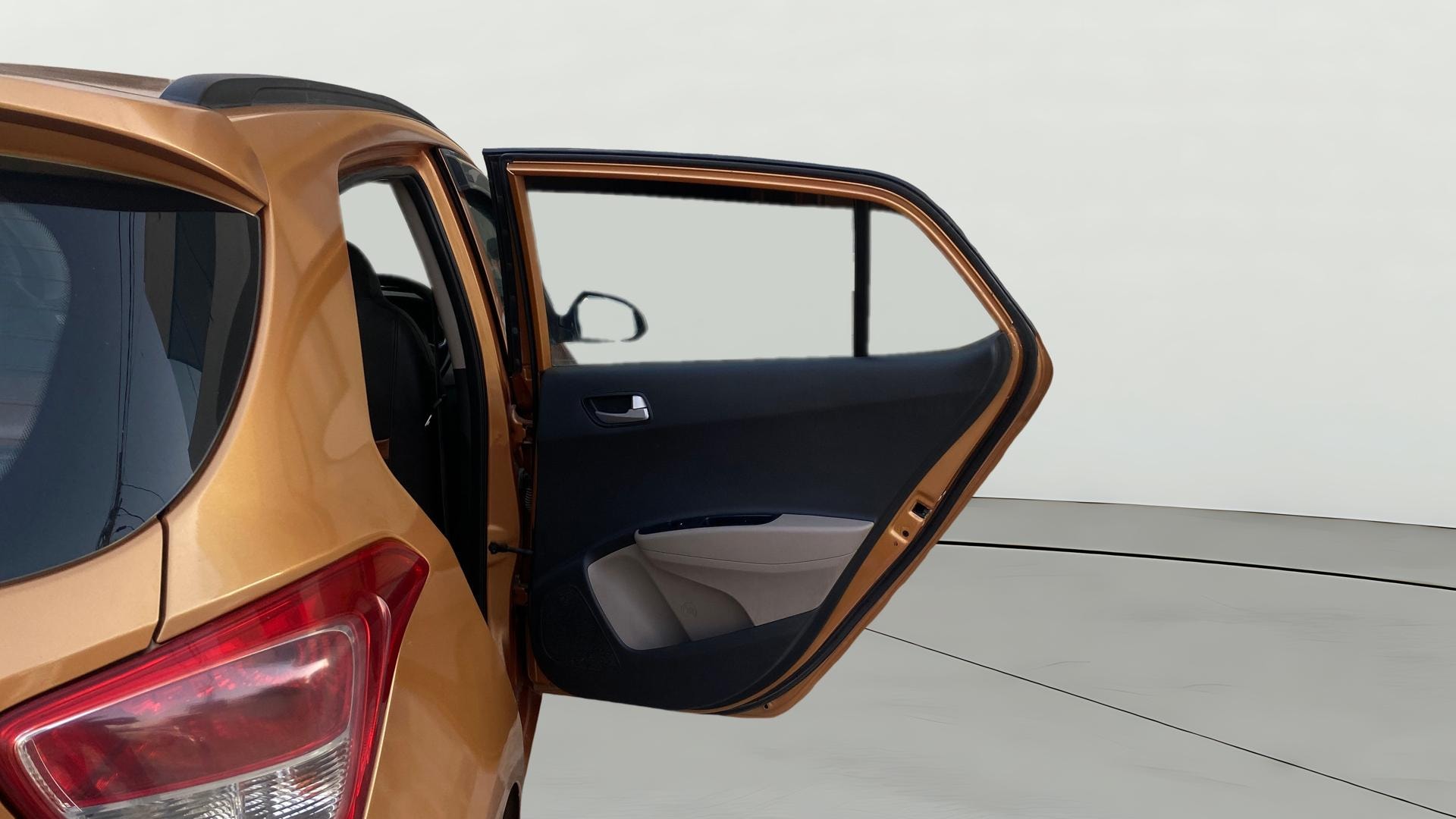 View 2014 Hyundai Grand i10 Asta AT 1.2 Kappa VTVT Image 7 Used 2014 Hyundai Grand i10 Asta AT 1.2 Kappa VTVT Image 7