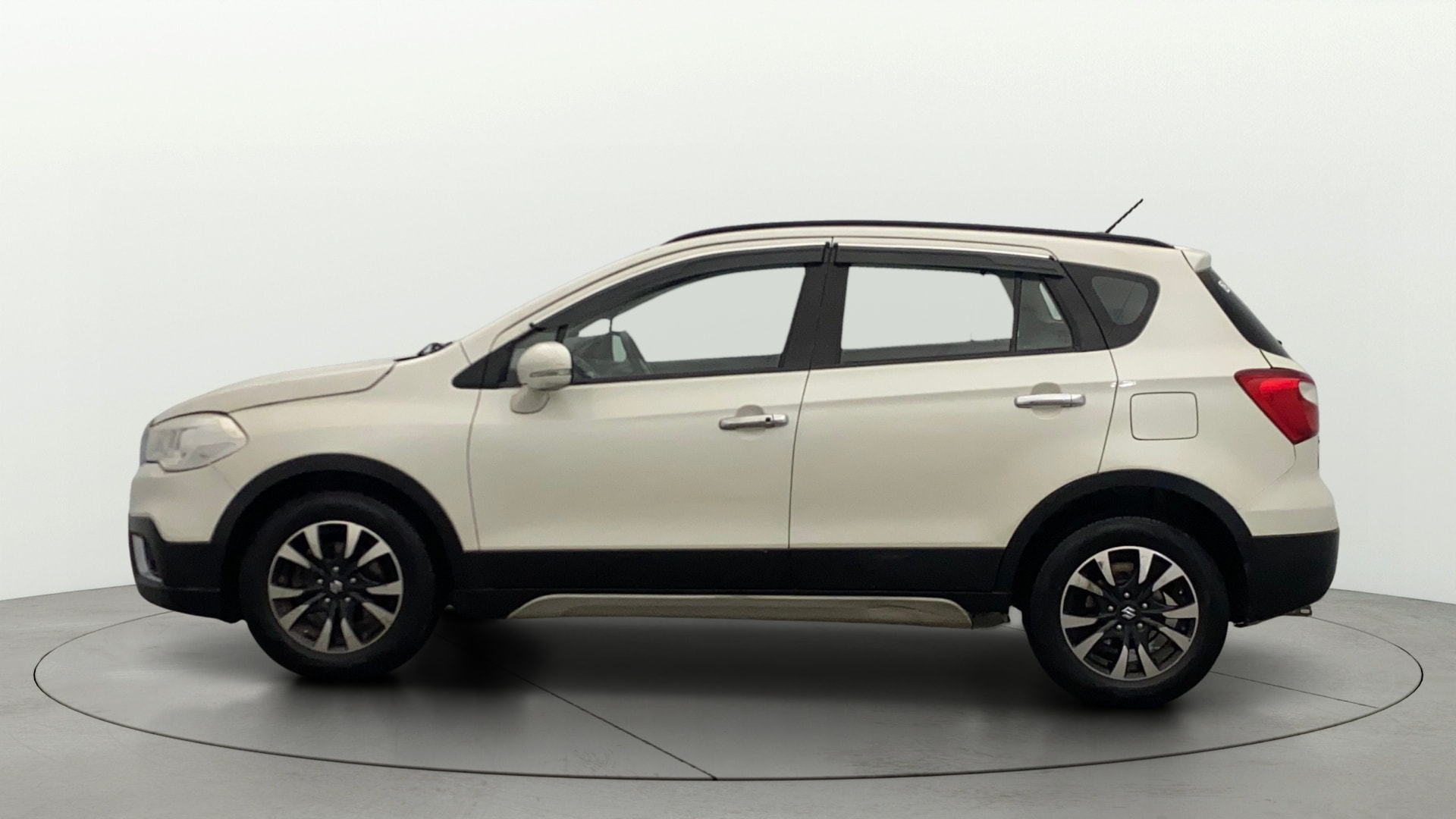 View 2018 Maruti Suzuki 1000 Base Variant Image 26 Used 2018 Maruti Suzuki 1000 Base Variant Image 26