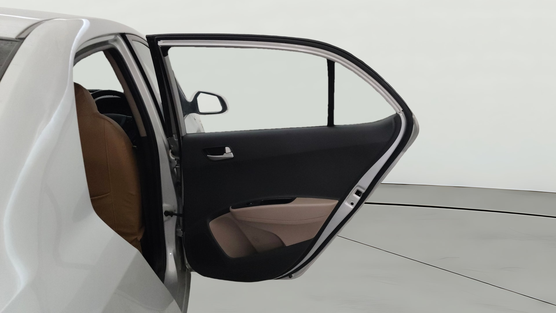 View 2015 Hyundai Xcent S Petrol Image 7 Used 2015 Hyundai Xcent S Petrol Image 7