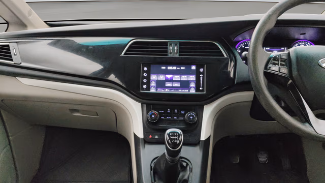 View Mahindra Marazzo Image 19 Used Mahindra Marazzo Image 19