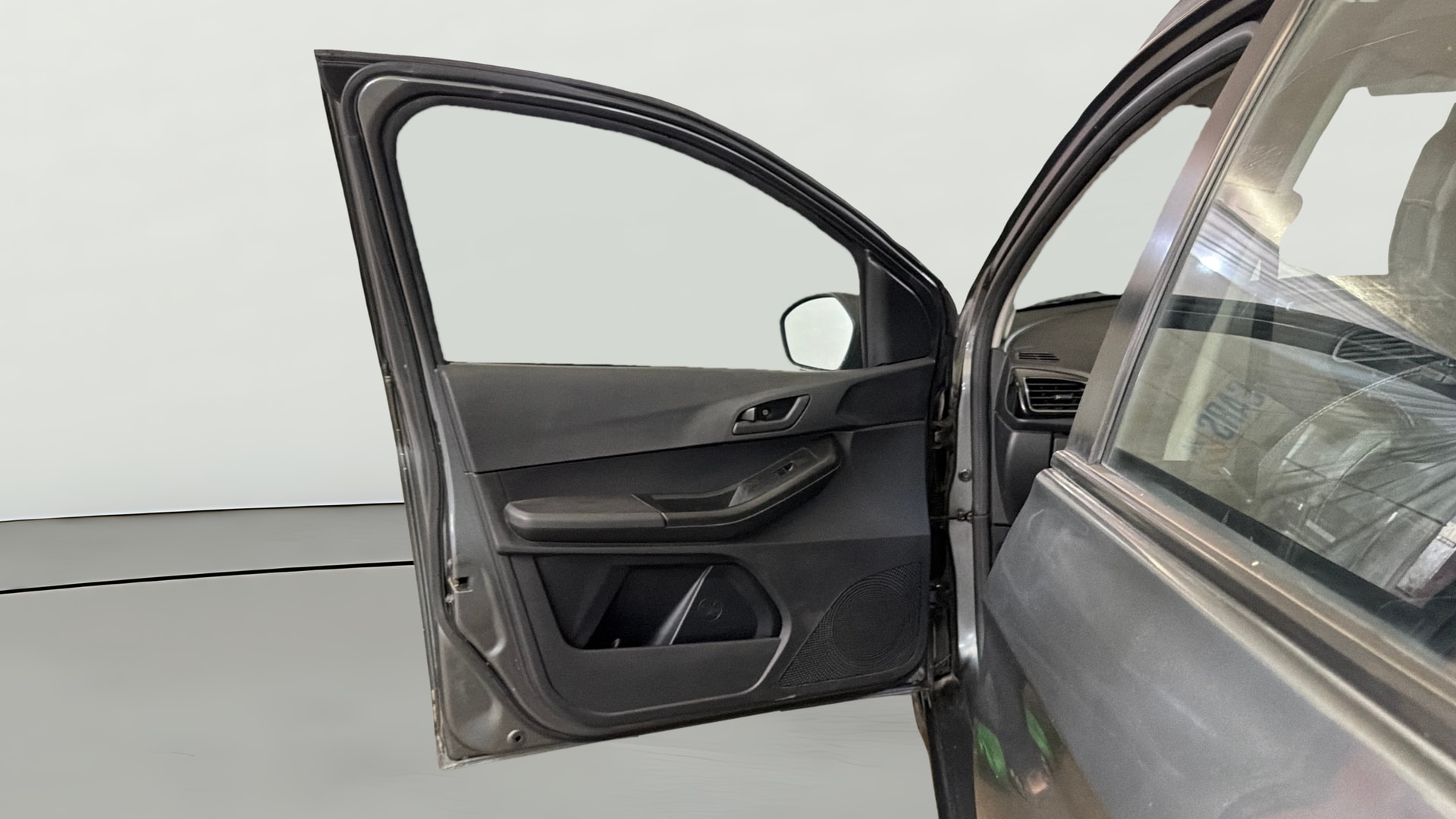 View 2021 Tata Tiago NRG XZ Revotron AMT Image 31 Used 2021 Tata Tiago NRG XZ Revotron AMT Image 31