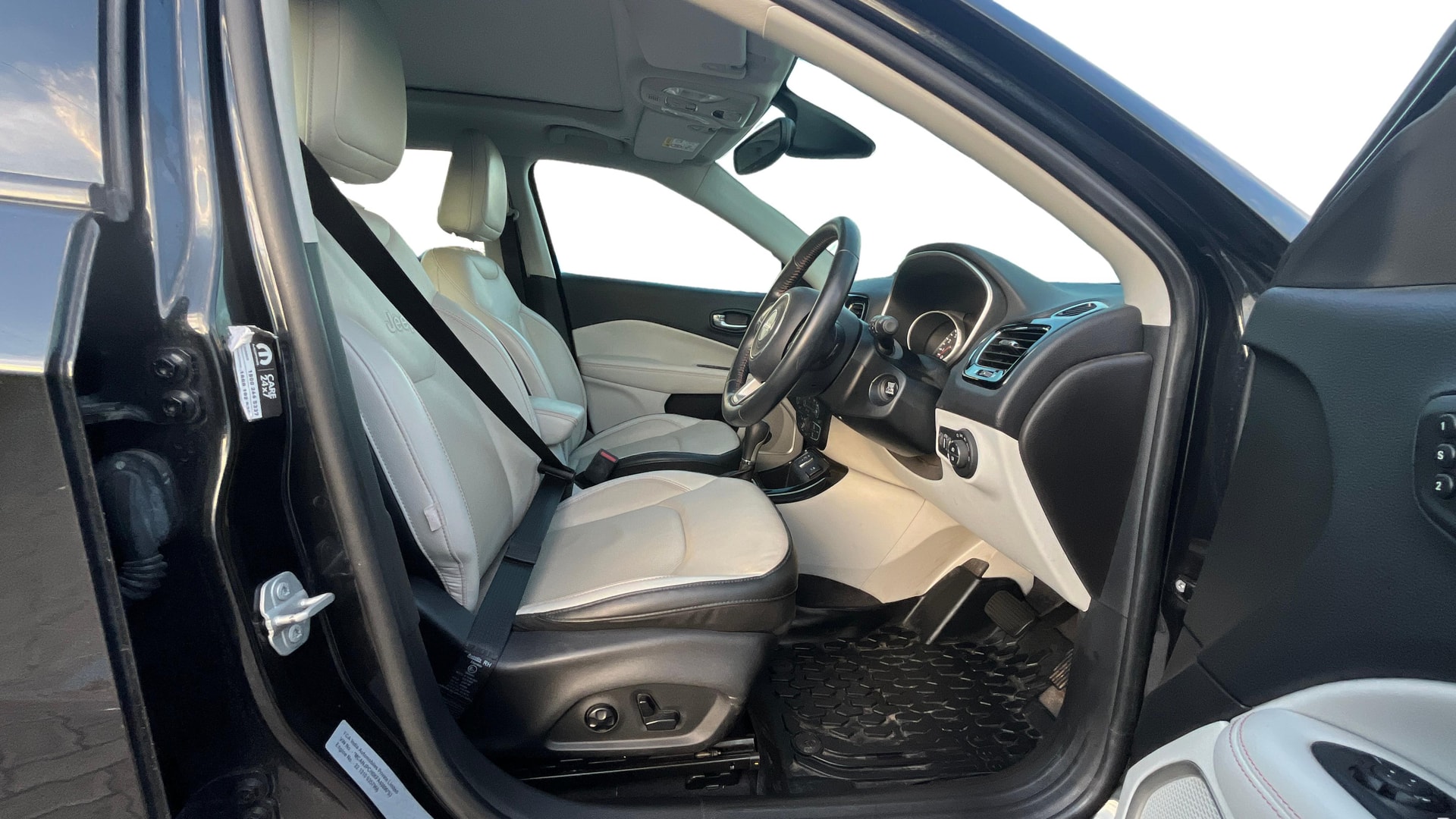 View 2018 Jeep Compass Limited Plus AT Image 26 Used 2018 Jeep Compass Limited Plus AT Image 26