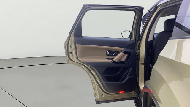 View Tata Safari Image 16 Used Tata Safari Image 16