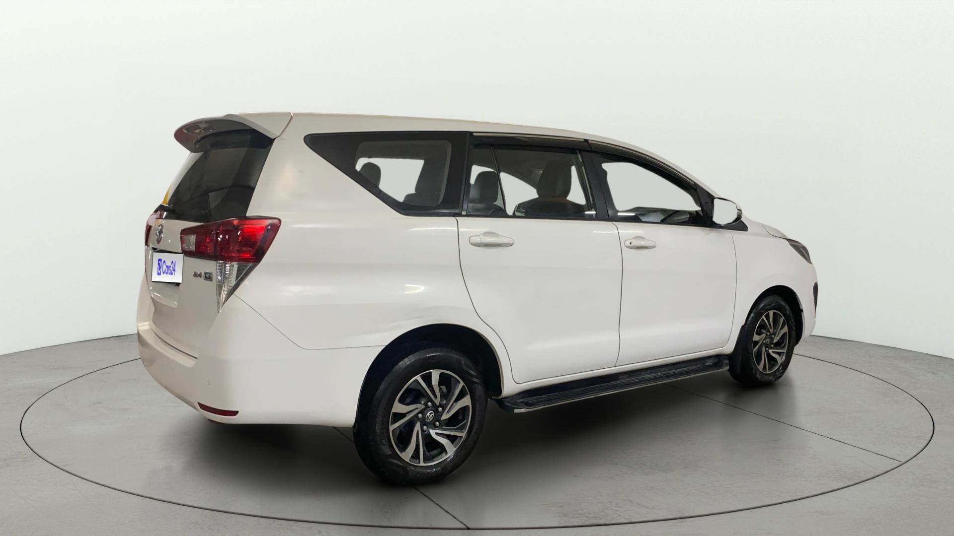 View 2021 Toyota Innova Crysta 2.4 G MT 7-Seater BS IV Image 46 Used 2021 Toyota Innova Crysta 2.4 G MT 7-Seater BS IV Image 46
