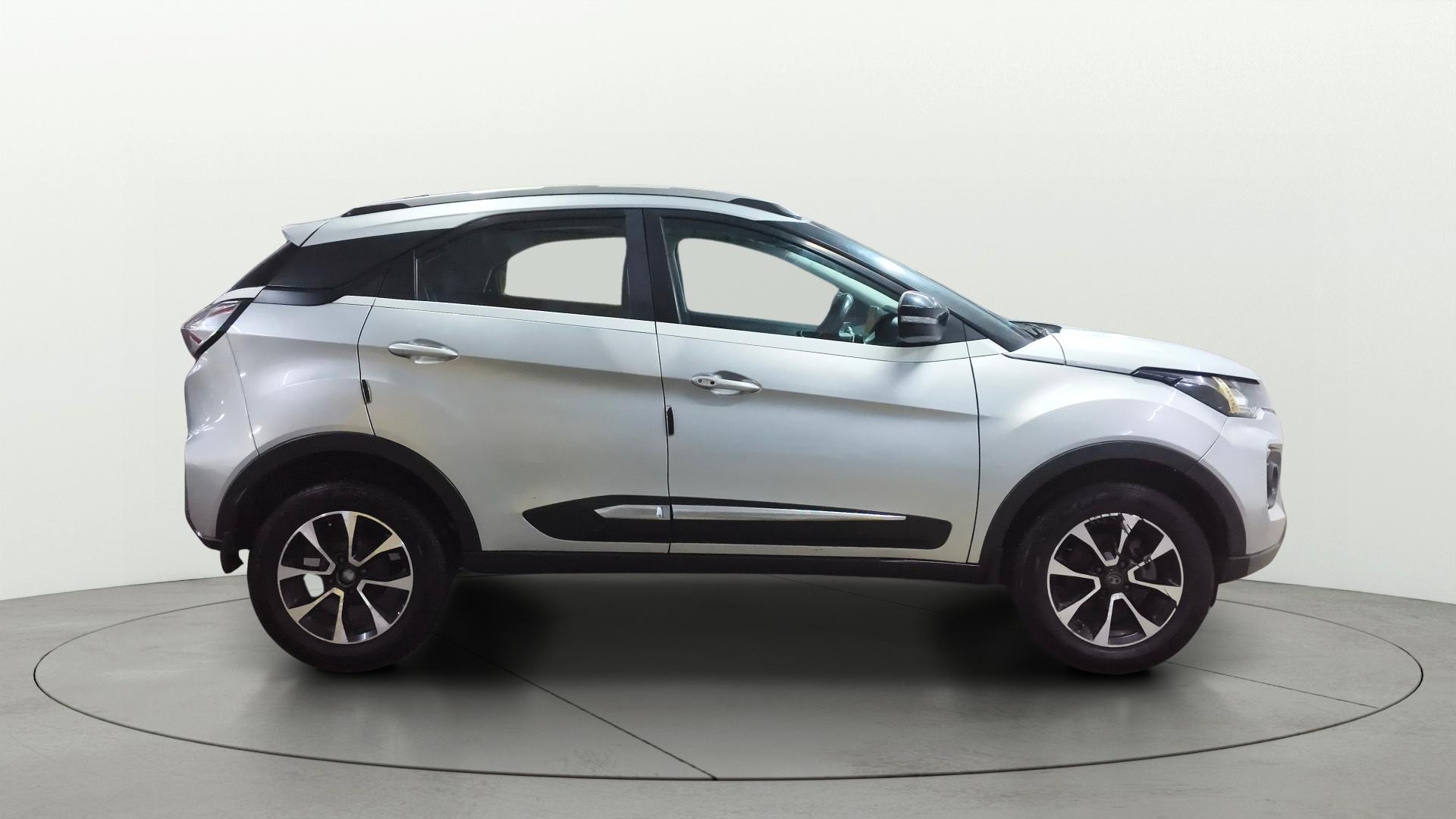 View 2020 Tata Nexon Revotron XE Image 8 Used 2020 Tata Nexon Revotron XE Image 8