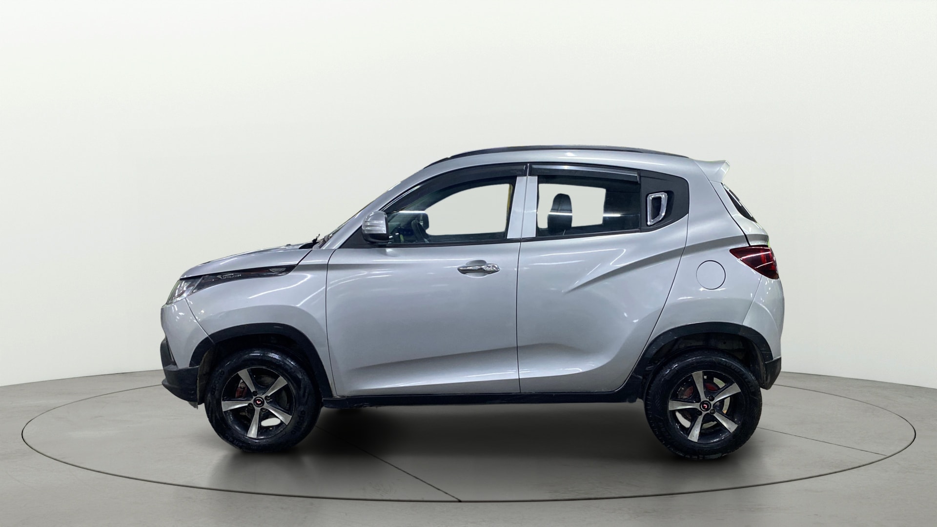 View 2017 Mahindra KUV100 K4 Plus Petrol 5 Seater BS IV Image 25 Used 2017 Mahindra KUV100 K4 Plus Petrol 5 Seater BS IV Image 25