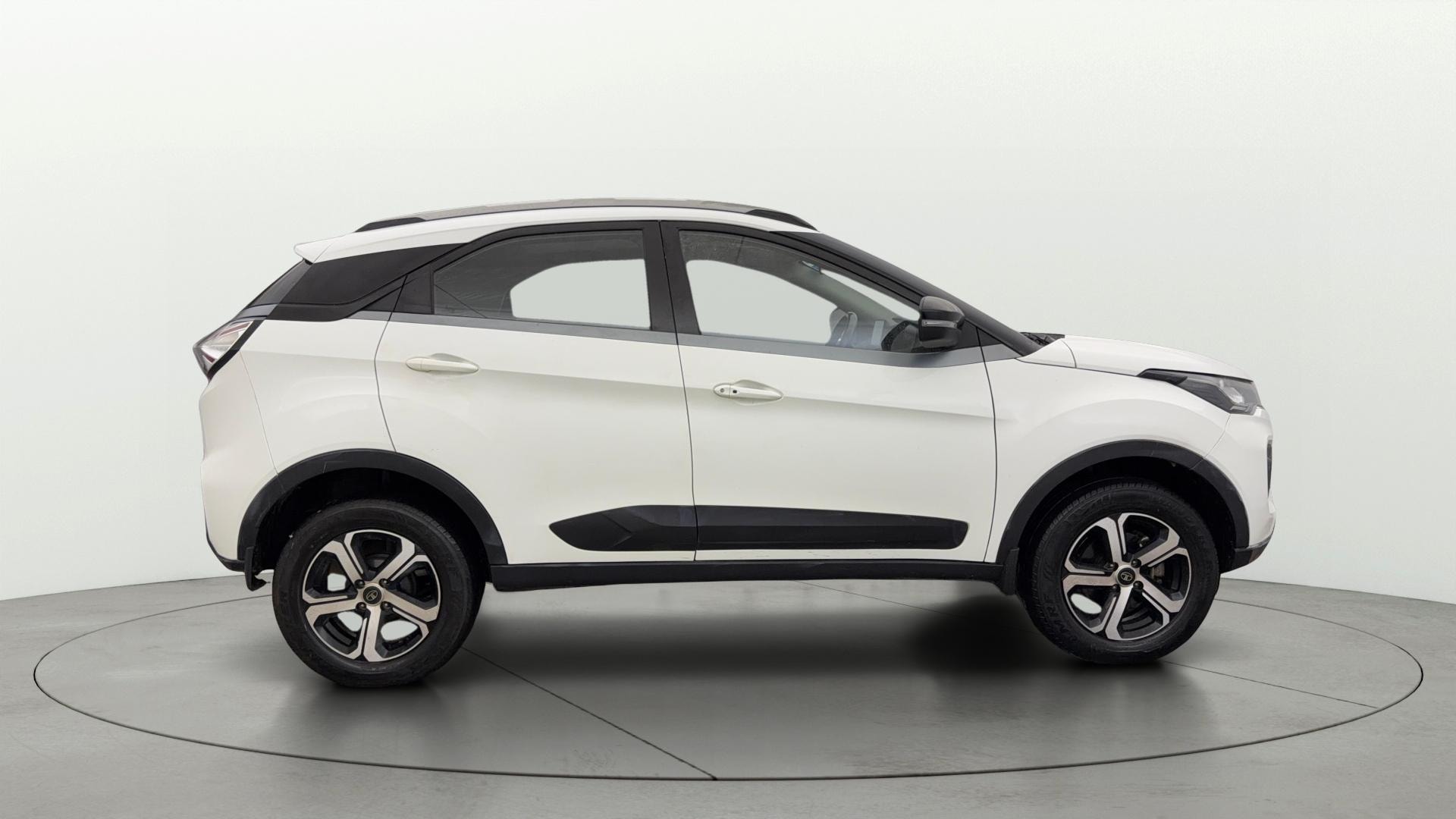 View 2021 Tata Nexon Revotron XE Image 9 Used 2021 Tata Nexon Revotron XE Image 9
