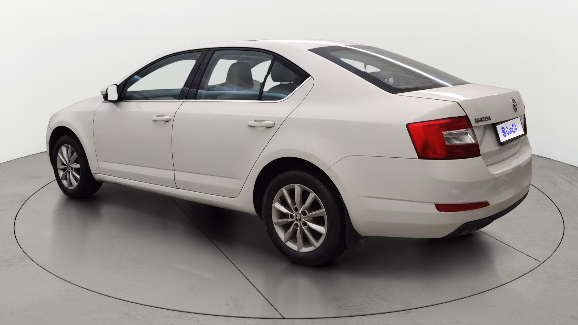 View 2015 Skoda Octavia 1.8 Elegance TSI AT Image 2 Used 2015 Skoda Octavia 1.8 Elegance TSI AT Image 2