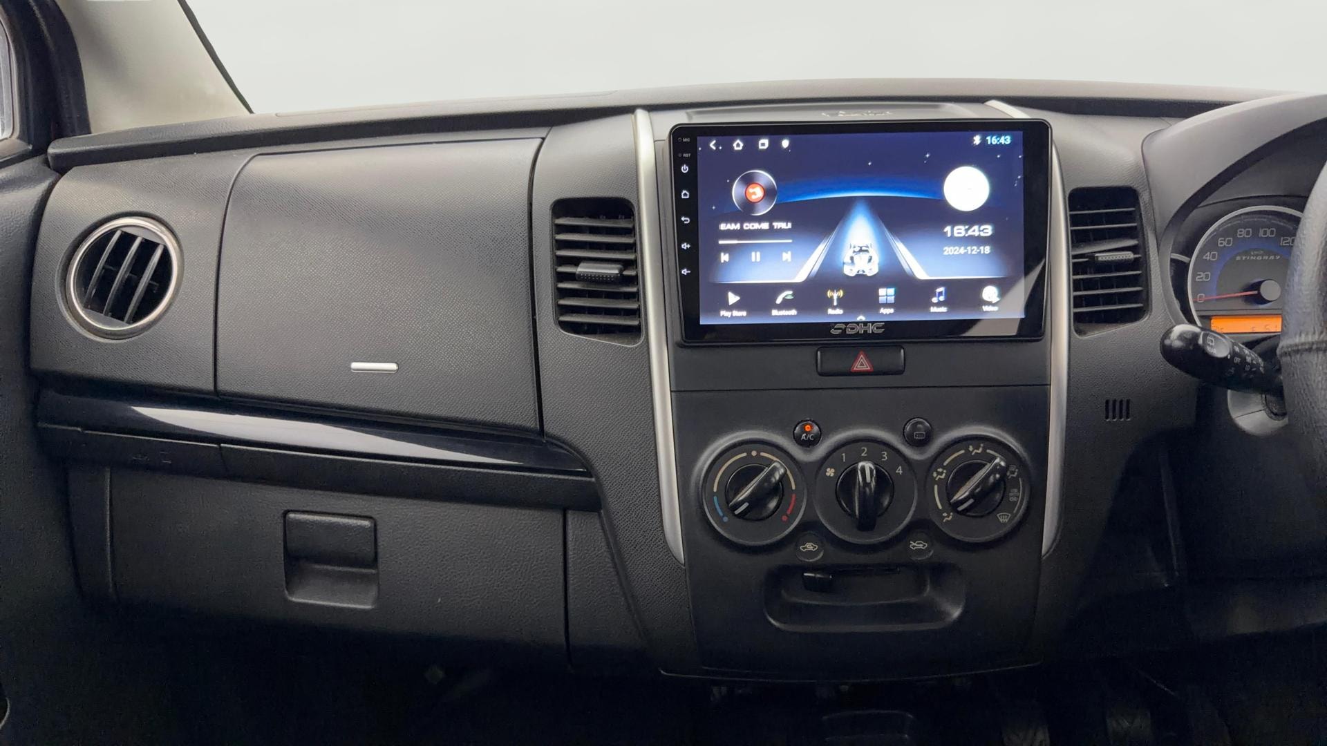 View 2014 Maruti Suzuki Stingray LXI Image 32 Used 2014 Maruti Suzuki Stingray LXI Image 32