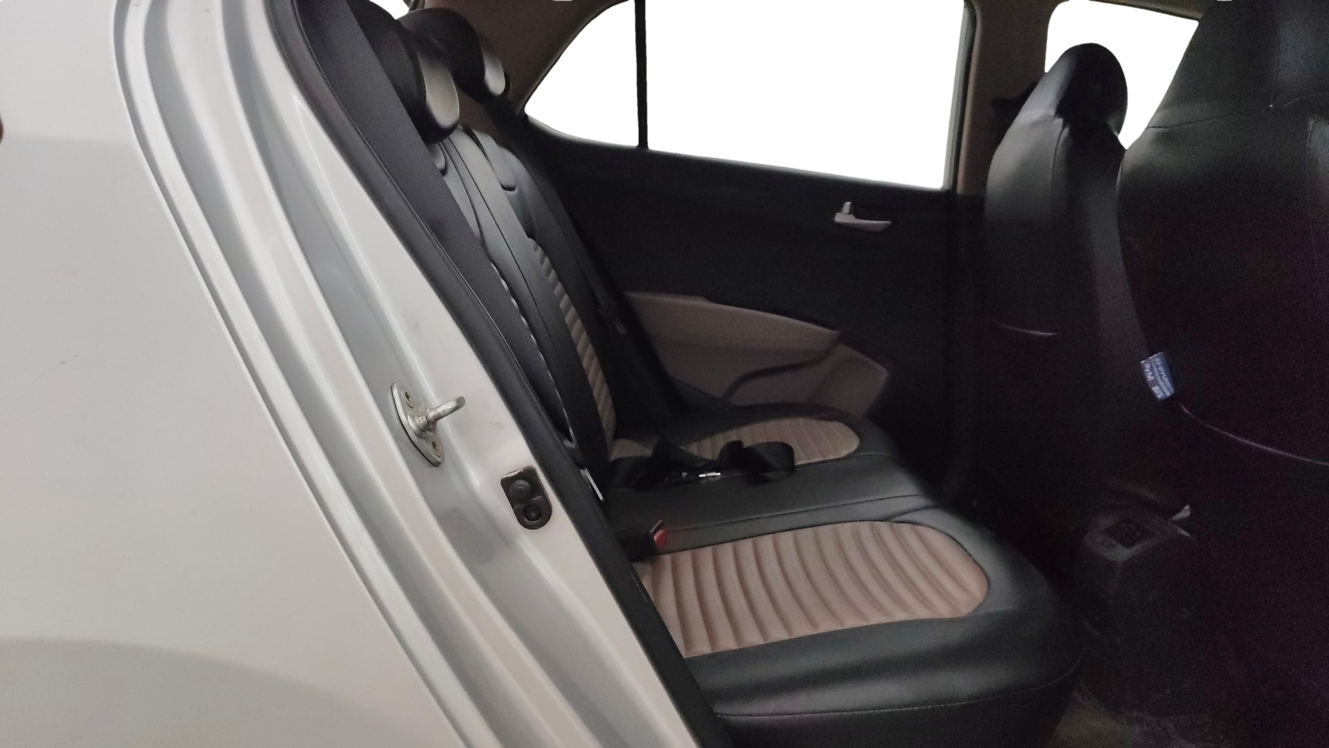 View 2017 Hyundai Grand i10 1.2 Asta Petrol Image 29 Used 2017 Hyundai Grand i10 1.2 Asta Petrol Image 29