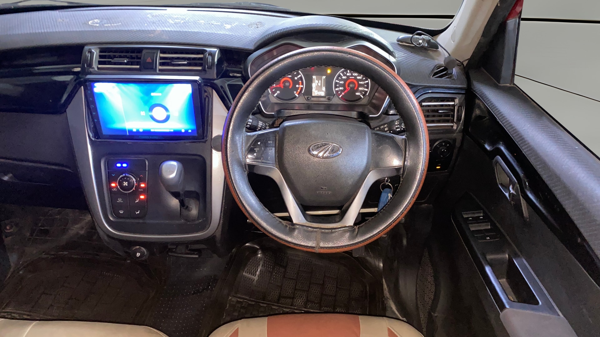 View 2018 Mahindra KUV100 K2 Petrol BS IV Image 20 Used 2018 Mahindra KUV100 K2 Petrol BS IV Image 20