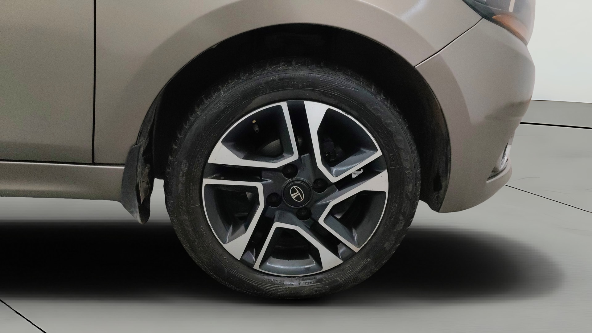 View 2019 Tata Tigor XE Diesel Image 40 Used 2019 Tata Tigor XE Diesel Image 40