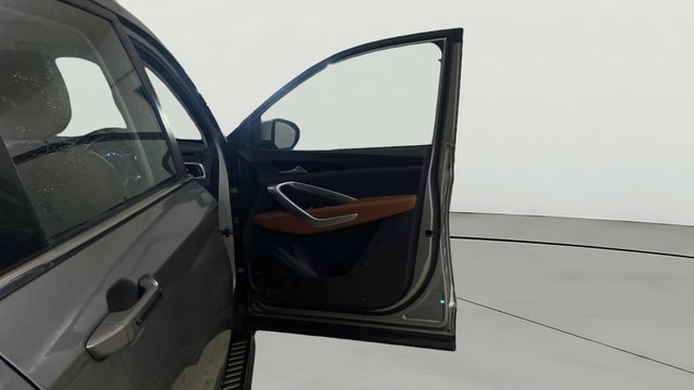 View MG Hector Plus Image 48 Used MG Hector Plus Image 48