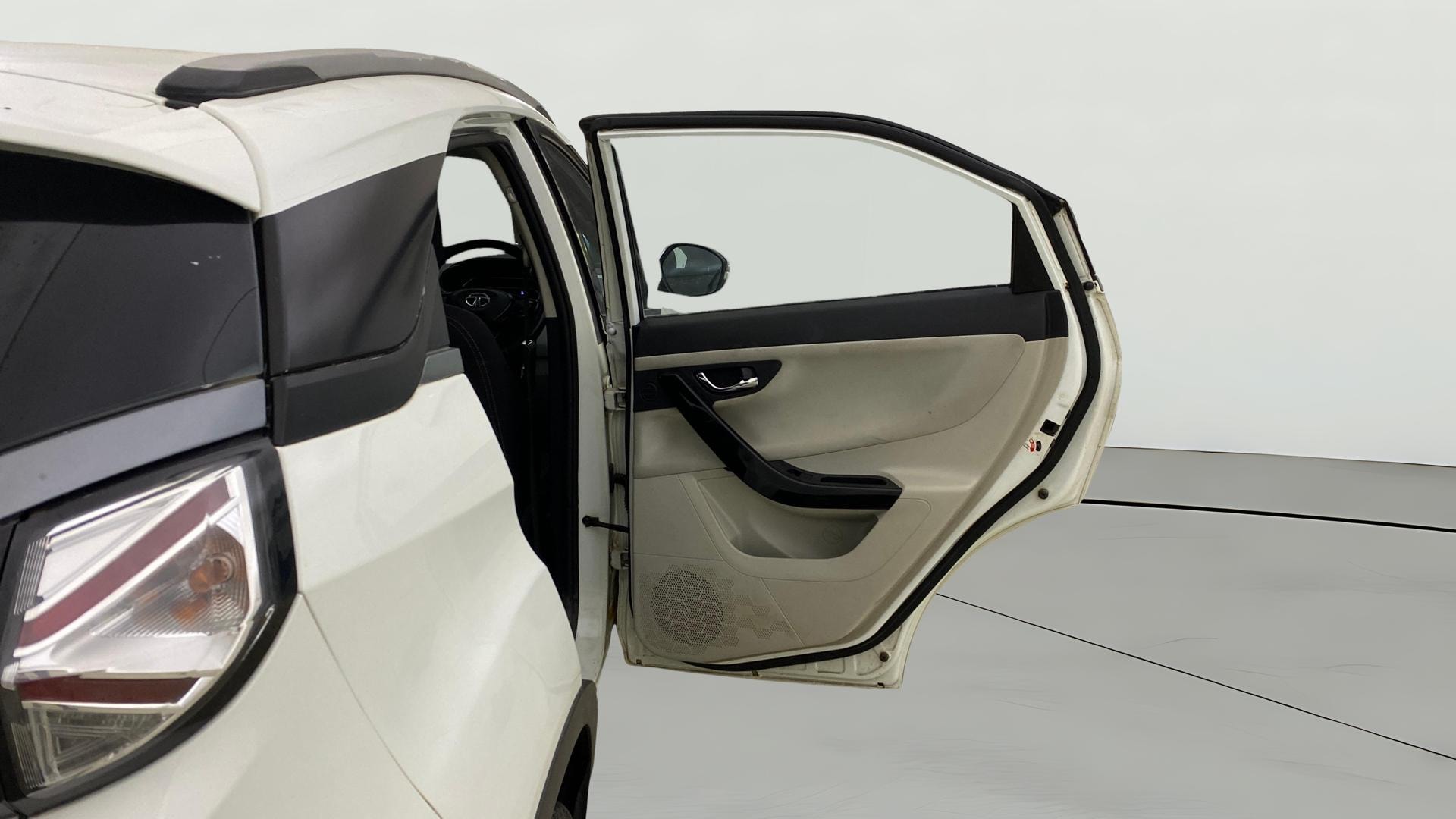 View 2021 Tata Nexon Revotron XE Image 7 Used 2021 Tata Nexon Revotron XE Image 7