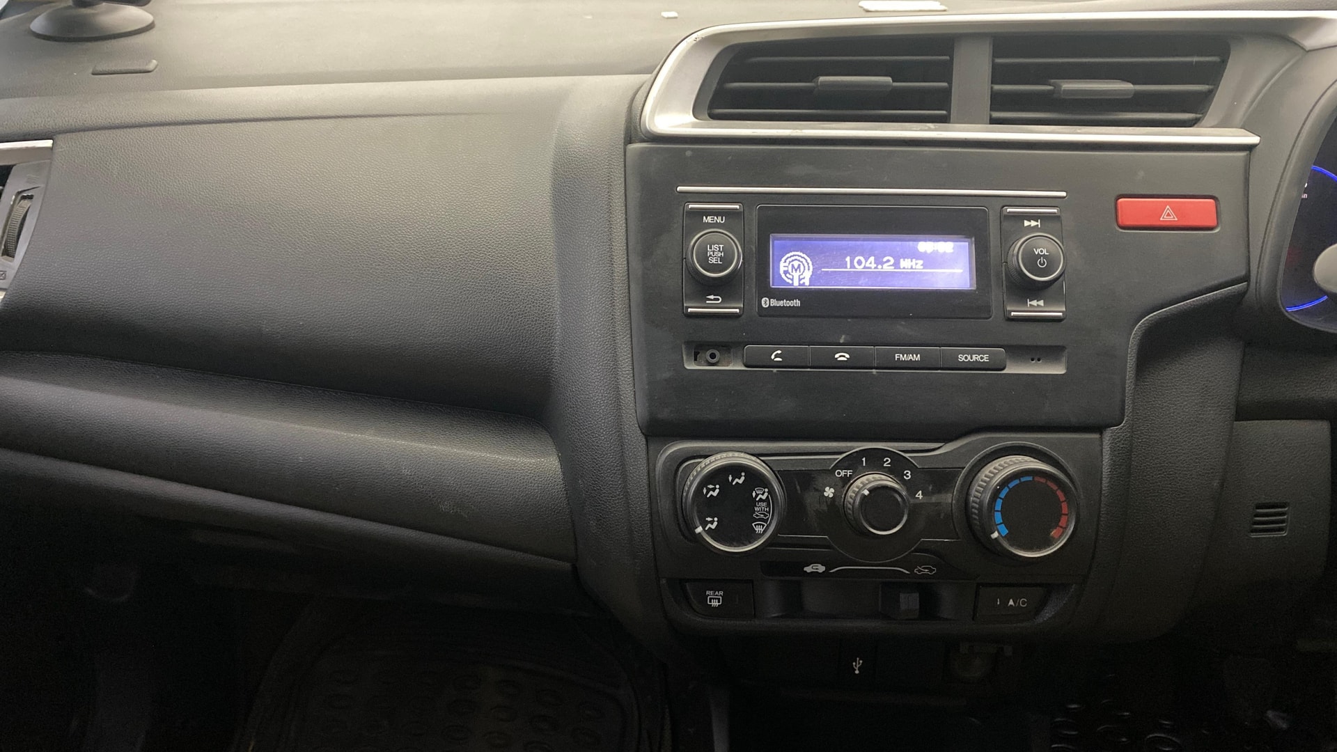 View 2015 Honda Jazz E MT Diesel Image 17 Used 2015 Honda Jazz E MT Diesel Image 17