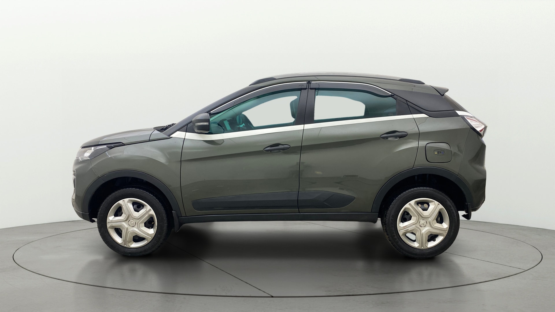 View 2022 Tata Nexon Revotron XE Image 5 Used 2022 Tata Nexon Revotron XE Image 5