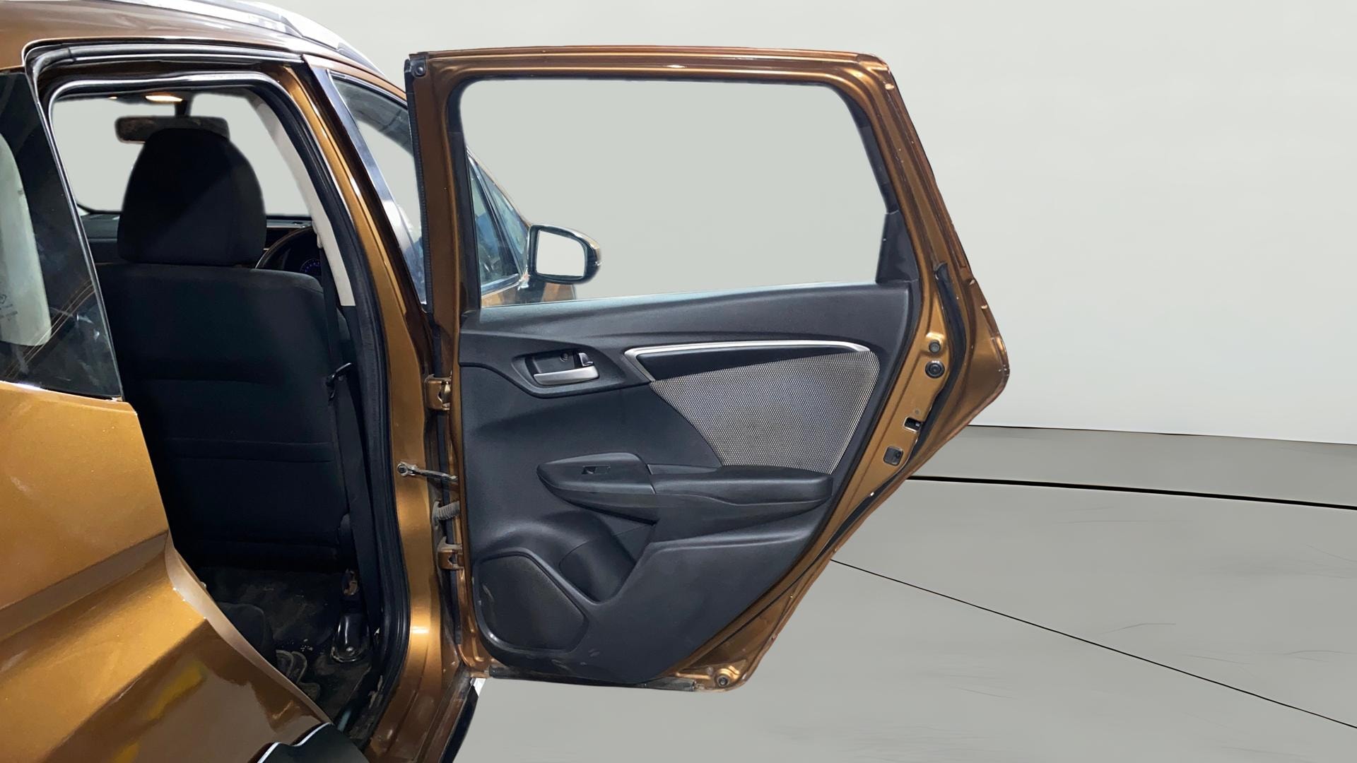 View 2019 Honda WR-V S MT Diesel Edge Edition Image 7 Used 2019 Honda WR-V S MT Diesel Edge Edition Image 7