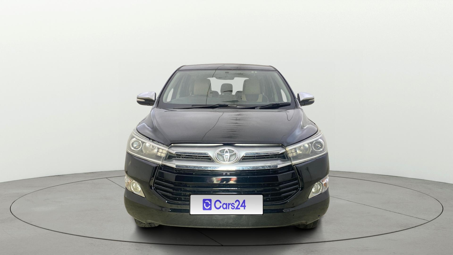 View 2017 Toyota Innova Crysta 2.8 ZX AT 7-Seater Image 1 Used 2017 Toyota Innova Crysta 2.8 ZX AT 7-Seater Image 1