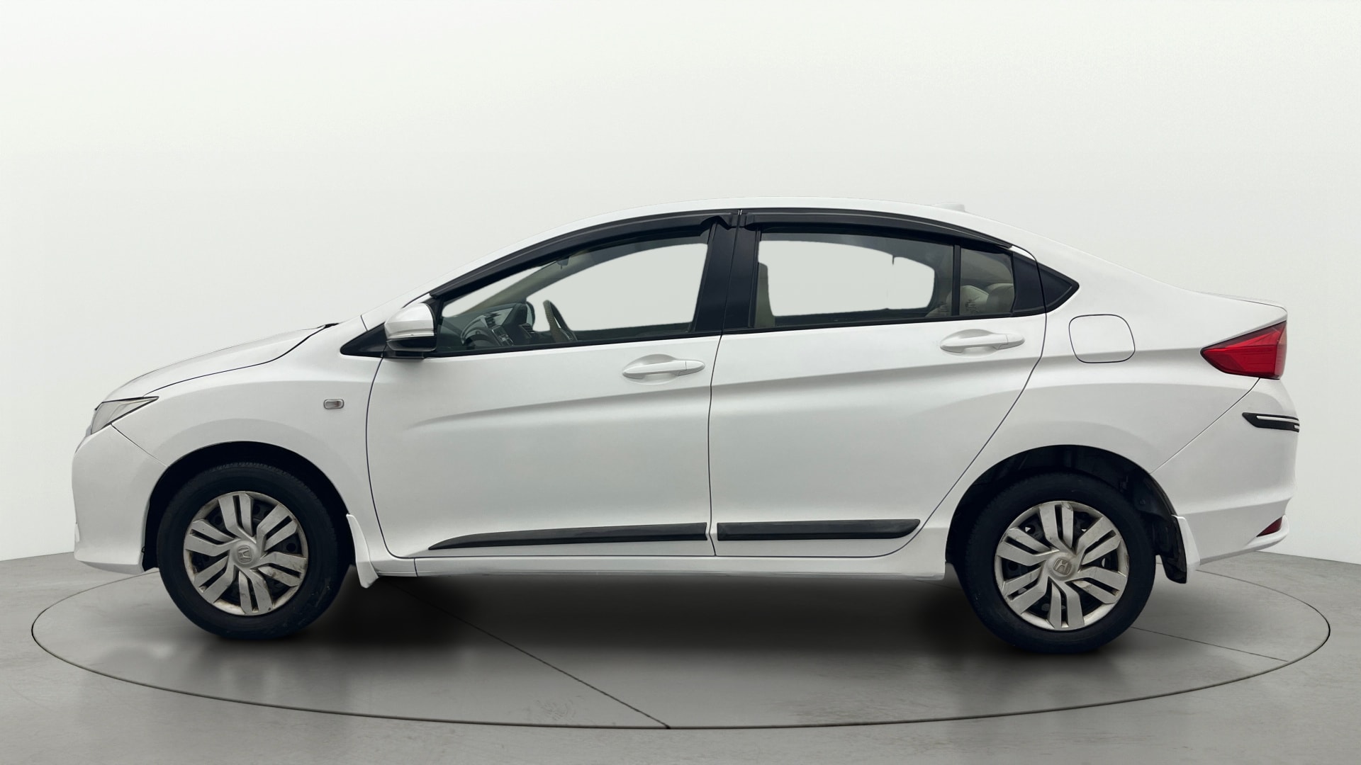 View 2015 Honda City ZX MT Diesel Anniversary Edition Image 6 Used 2015 Honda City ZX MT Diesel Anniversary Edition Image 6