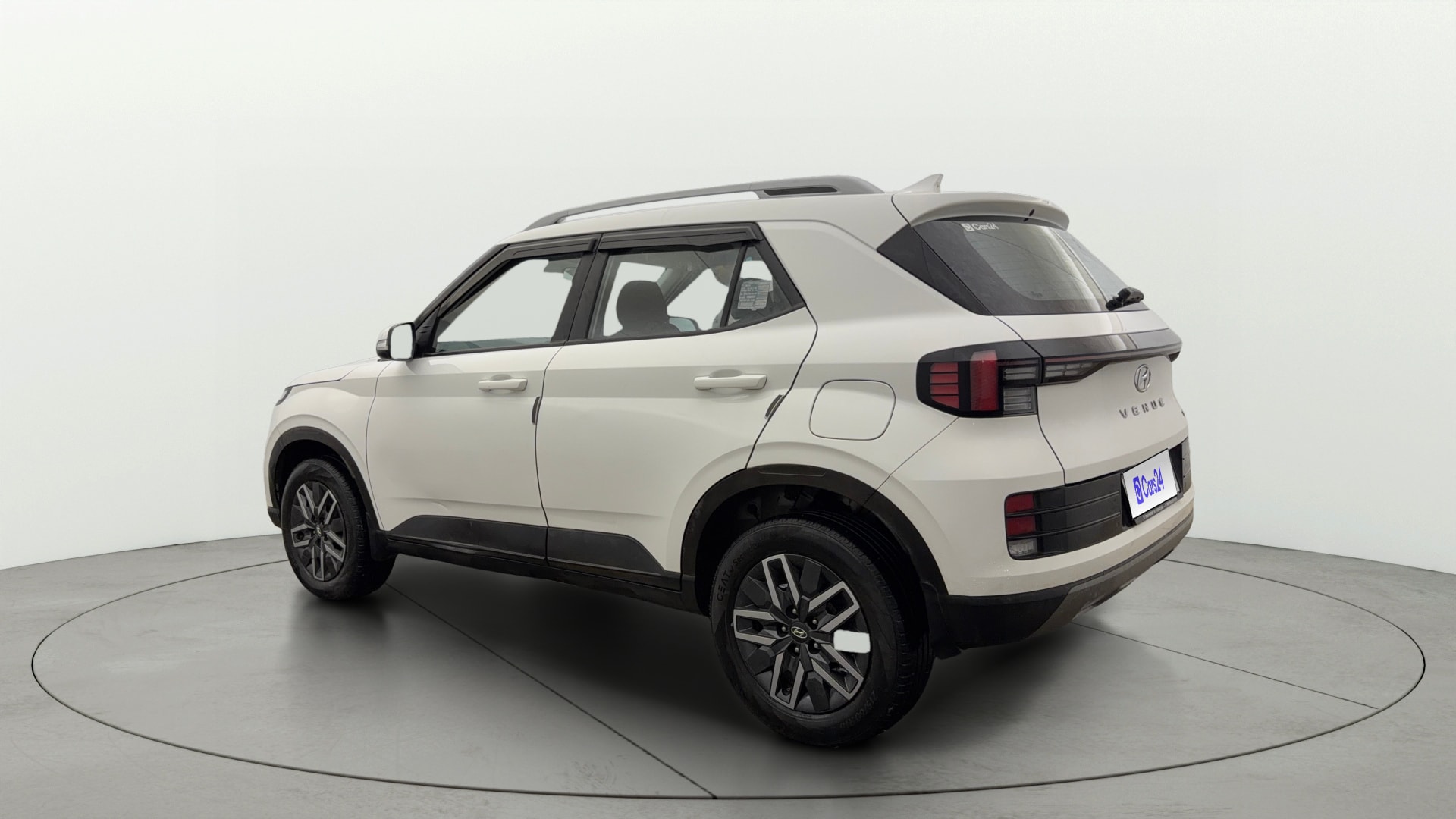 View 2022 Hyundai Venue S (O) 1.0 Turbo Petrol MT Image 2 Used 2022 Hyundai Venue S (O) 1.0 Turbo Petrol MT Image 2
