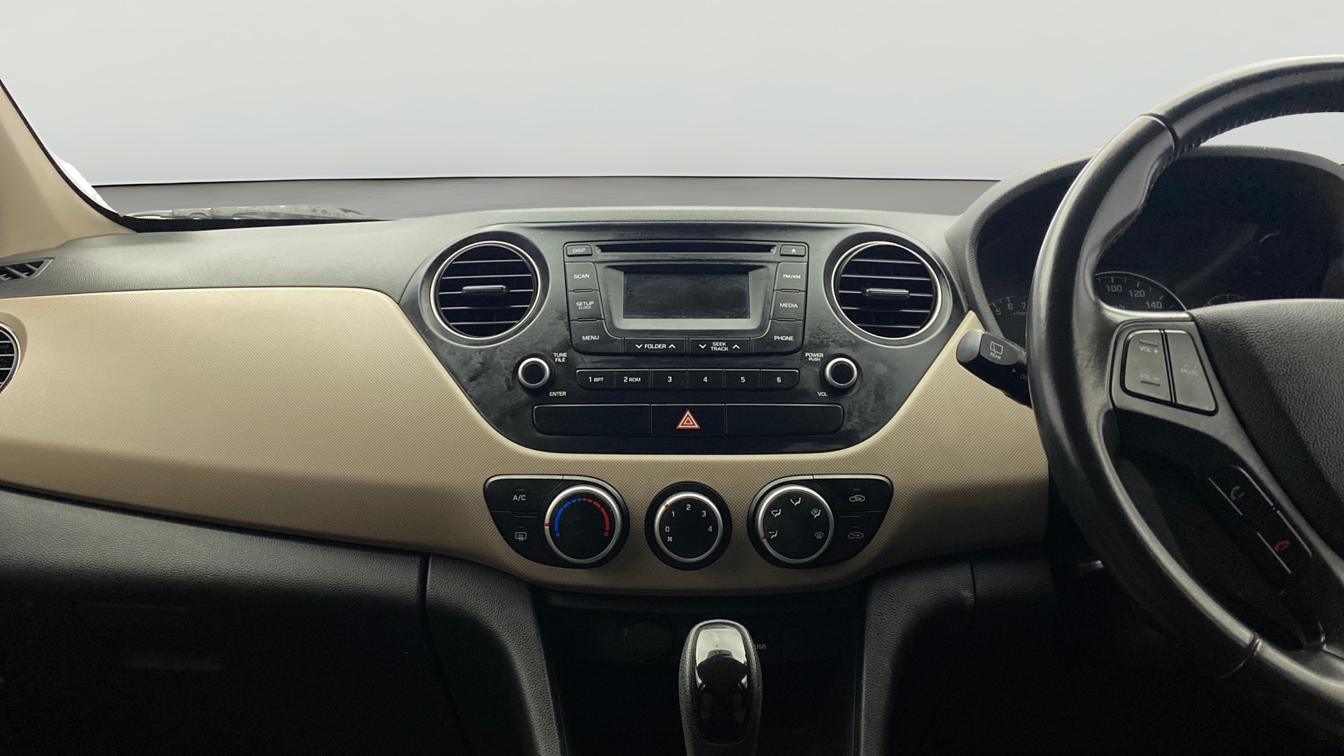 View 2014 Hyundai Grand i10 Asta AT 1.2 Kappa VTVT Image 17 Used 2014 Hyundai Grand i10 Asta AT 1.2 Kappa VTVT Image 17