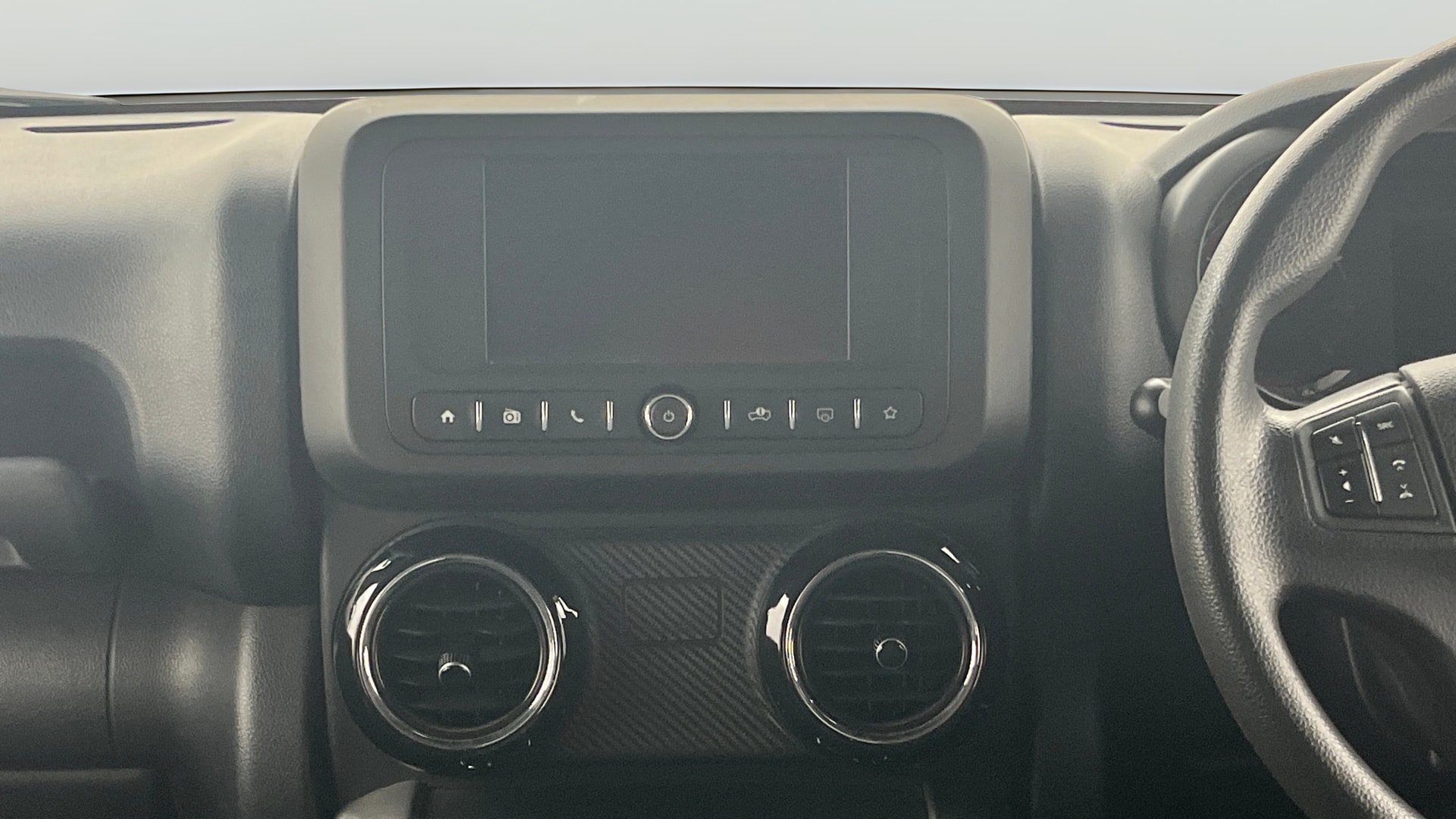 View 2024 Mahindra Thar AX Standard Manual Soft Top 6 Seater Image 18 Used 2024 Mahindra Thar AX Standard Manual Soft Top 6 Seater Image 18