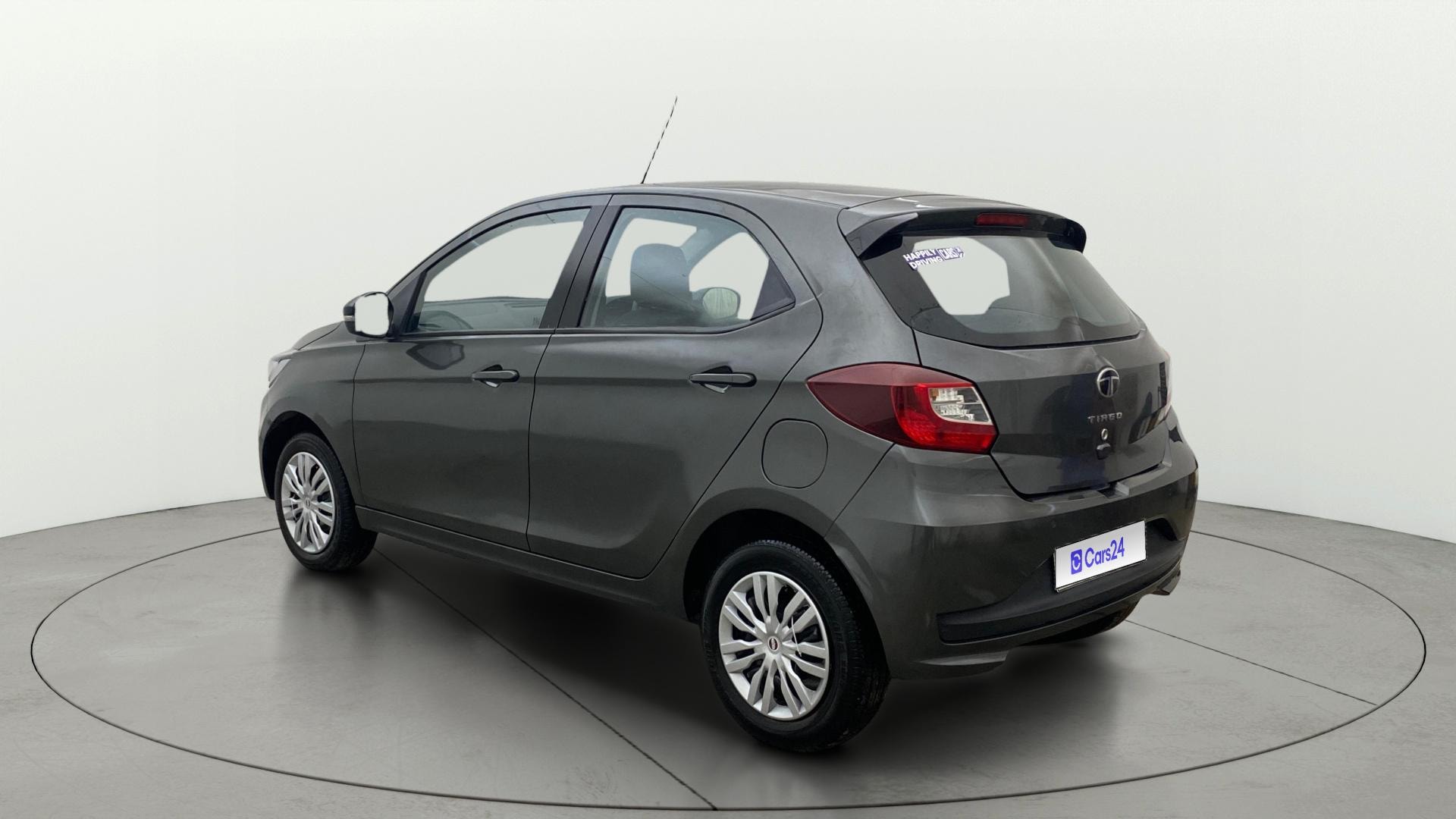 View 2024 Tata Tiago Revotorq XB Image 2 Used 2024 Tata Tiago Revotorq XB Image 2