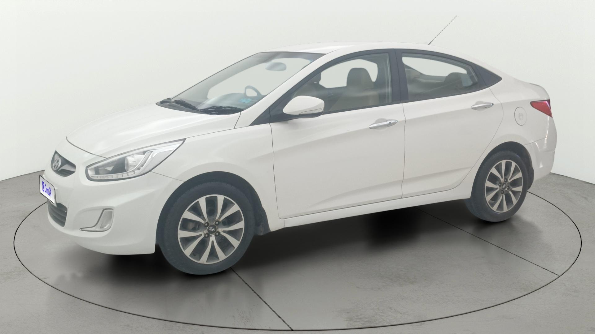 View 2014 Hyundai Fluidic Verna 1.6 VTVT SX Image 22 Used 2014 Hyundai Fluidic Verna 1.6 VTVT SX Image 22
