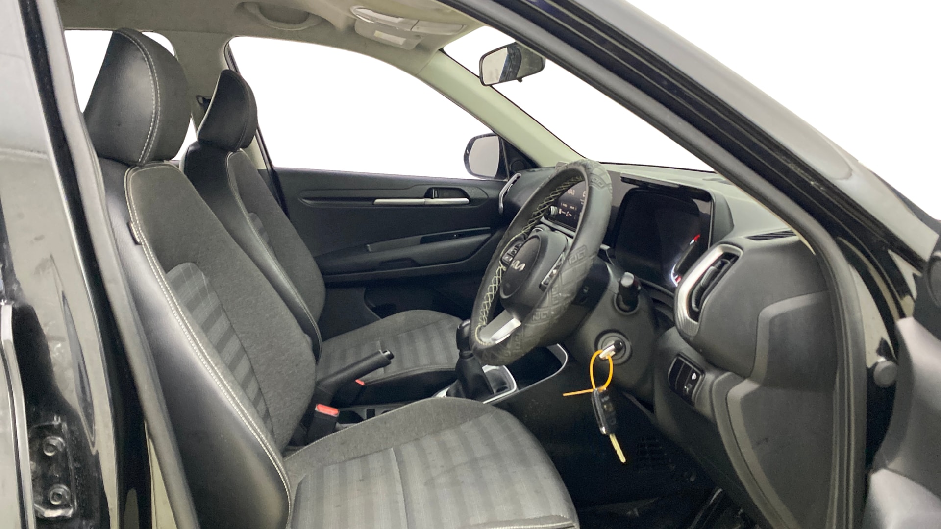 View 2023 Kia Sonet HTK Plus Petrol Image 26 Used 2023 Kia Sonet HTK Plus Petrol Image 26