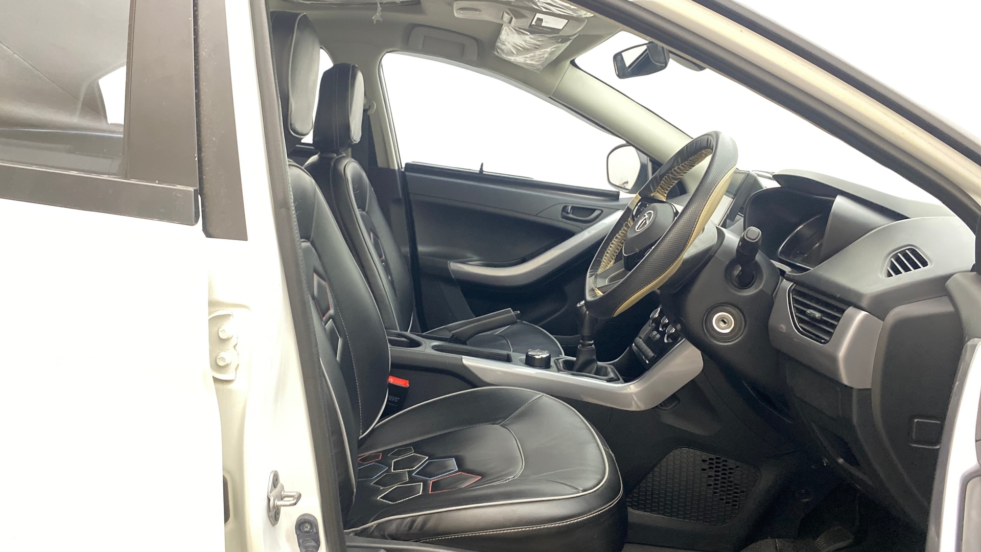 View 2023 Tata Nexon Revotron XE Image 27 Used 2023 Tata Nexon Revotron XE Image 27