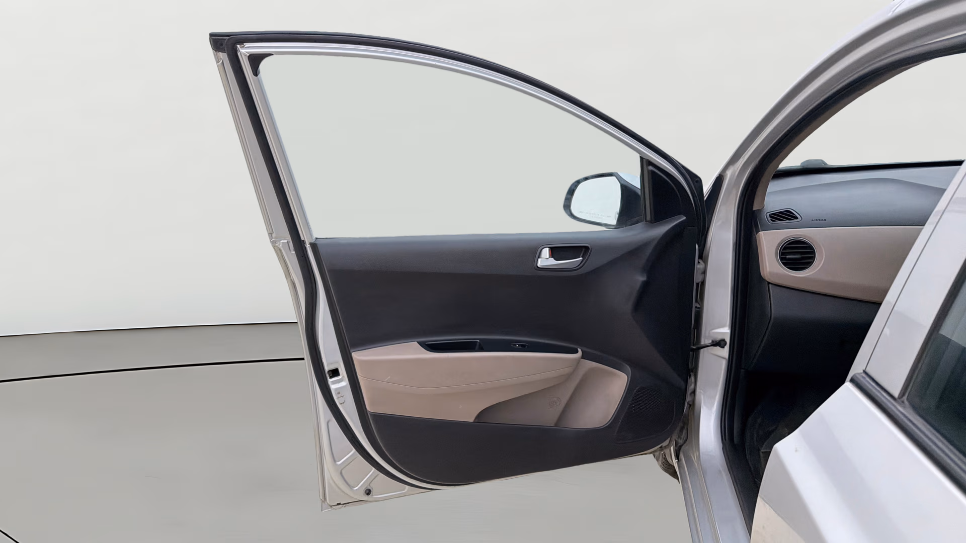 View 2016 Hyundai Grand i10 Sportz 1.2 Kappa Image 30 Used 2016 Hyundai Grand i10 Sportz 1.2 Kappa Image 30