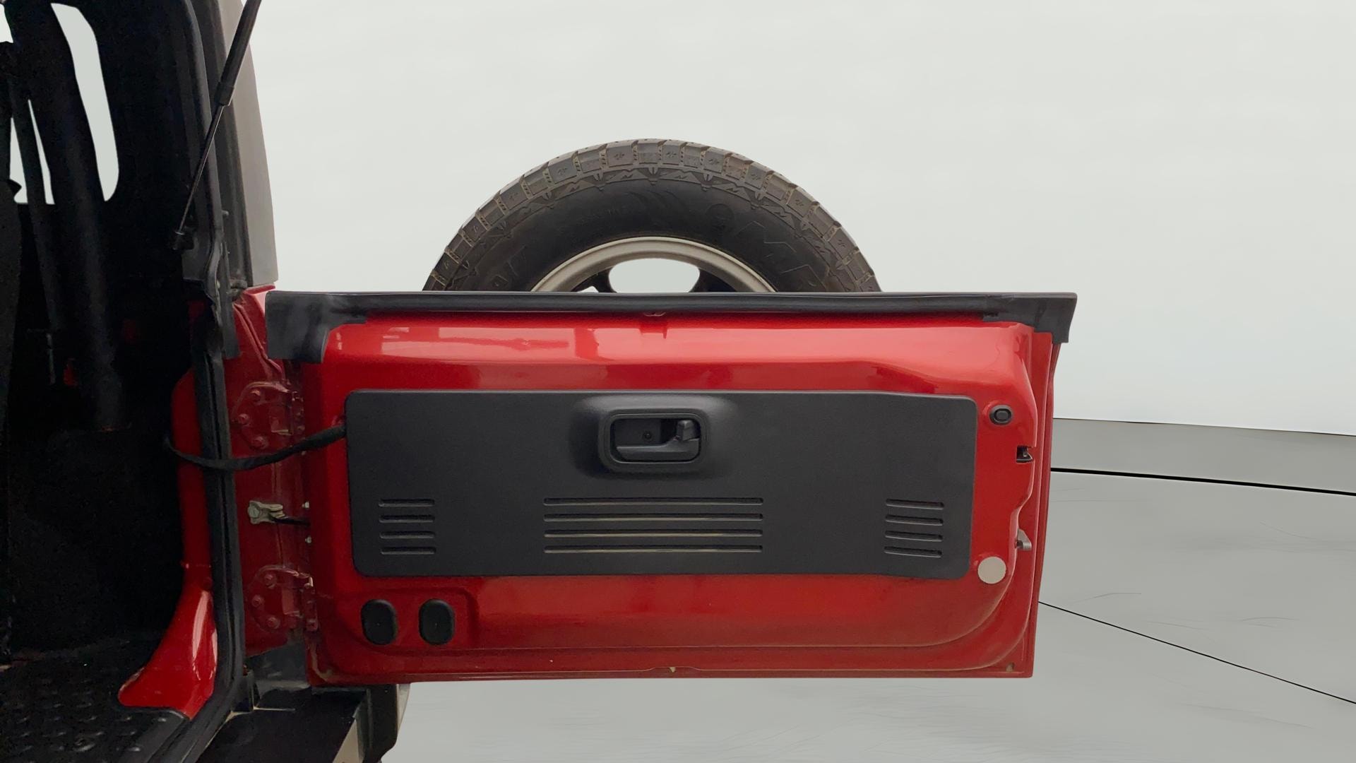 View 2023 Mahindra Thar AX Standard Manual Soft Top 6 Seater Image 16 Used 2023 Mahindra Thar AX Standard Manual Soft Top 6 Seater Image 16