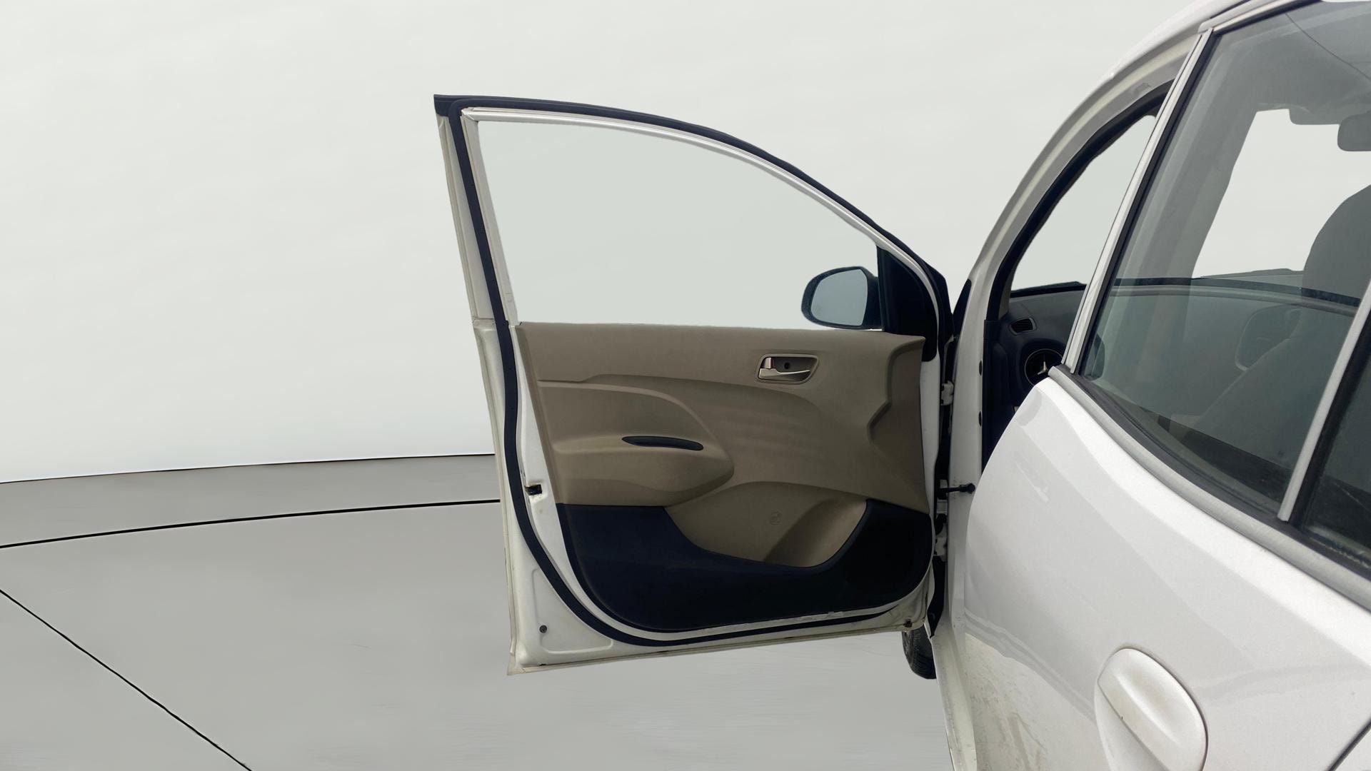 View 2019 Hyundai New Santro D-Lite Petrol Image 30 Used 2019 Hyundai New Santro D-Lite Petrol Image 30
