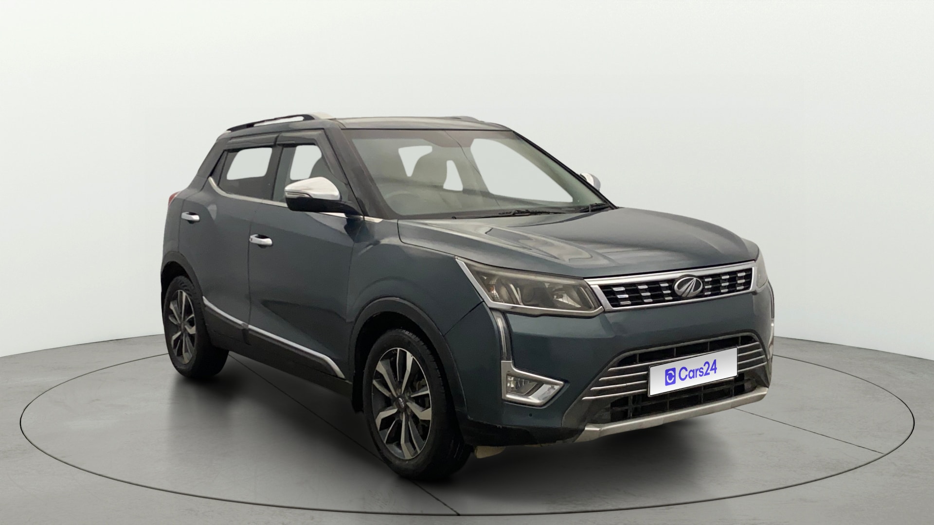 View 2019 Mahindra XUV300 W4 Petrol BS IV Image 24 Used 2019 Mahindra XUV300 W4 Petrol BS IV Image 24