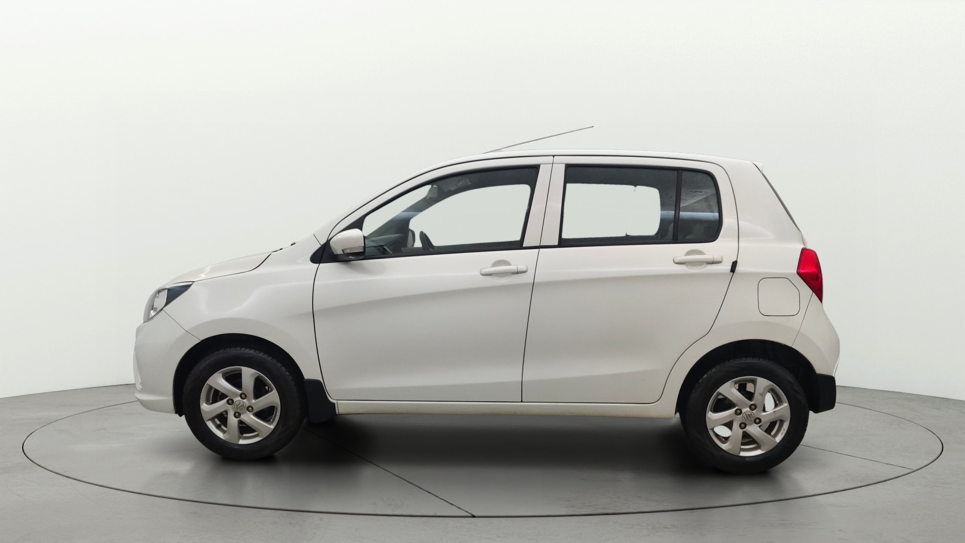 View 2020 Maruti Suzuki 1000 Base Variant Image 5 Used 2020 Maruti Suzuki 1000 Base Variant Image 5