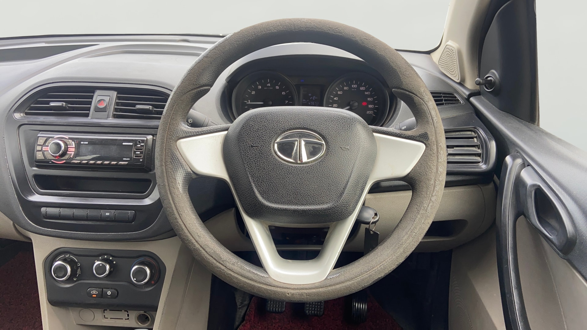 View 2018 Tata Tiago Revotorq XE Image 20 Used 2018 Tata Tiago Revotorq XE Image 20