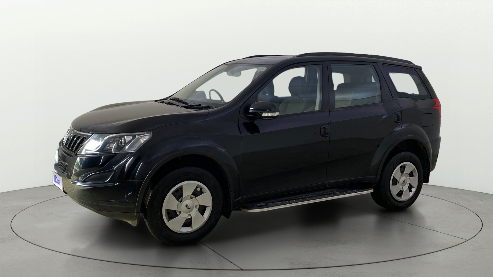 View 2018 Mahindra XUV500 W6 AT Image 36 Used 2018 Mahindra XUV500 W6 AT Image 36