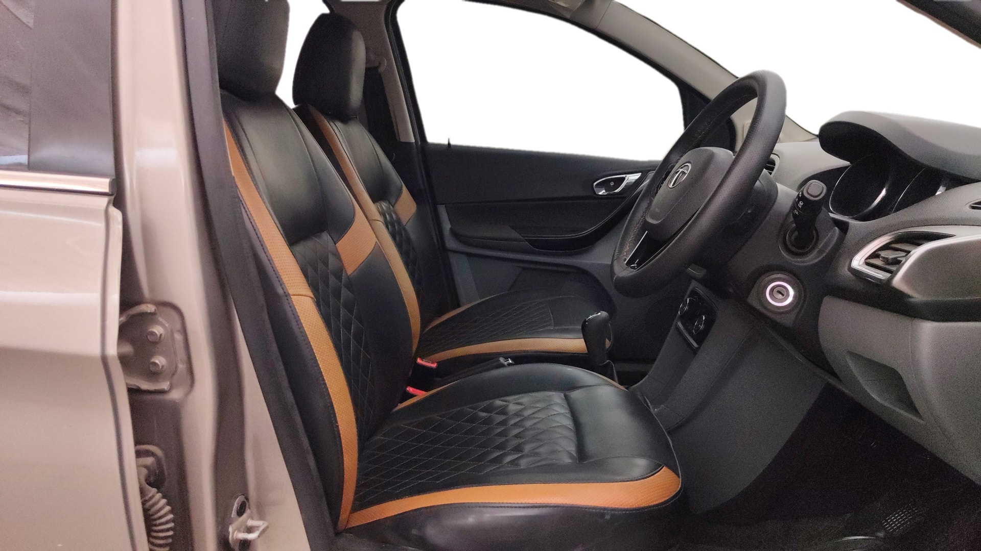 View 2018 Tata Tigor XE Diesel Image 26 Used 2018 Tata Tigor XE Diesel Image 26