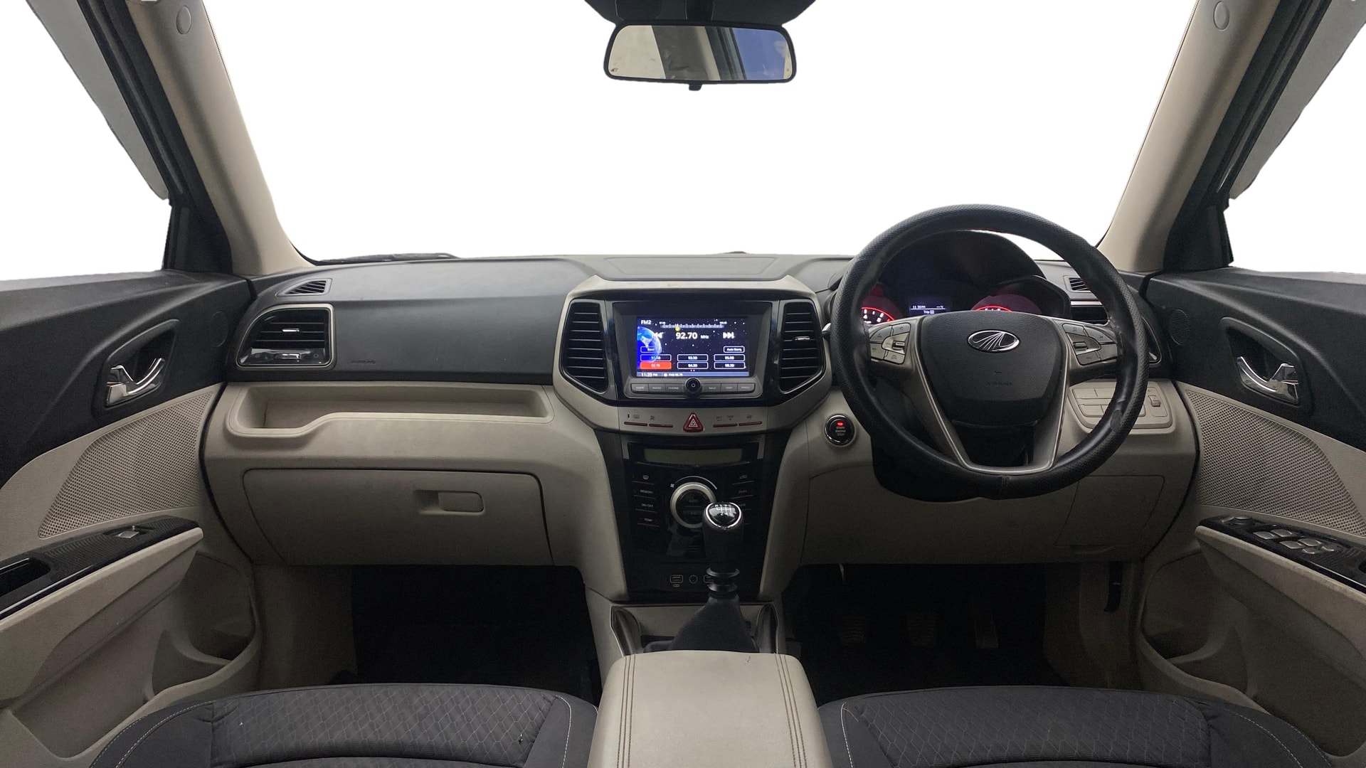 View 2020 Mahindra XUV300 W4 Petrol BS IV Image 15 Used 2020 Mahindra XUV300 W4 Petrol BS IV Image 15