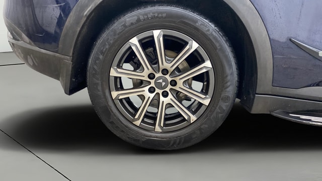 View Mahindra XUV700 Image 35 Used Mahindra XUV700 Image 35