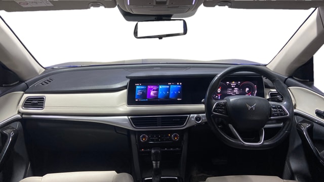 View Mahindra XUV700 Image 32 Used Mahindra XUV700 Image 32